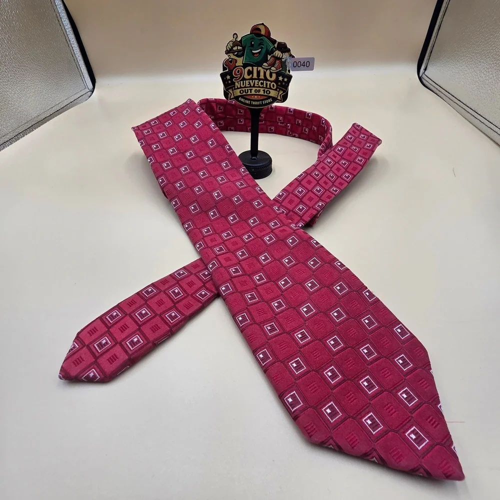Donald J Trump Signature Collection Mens Red Geometric Square 100% Silk Necktie